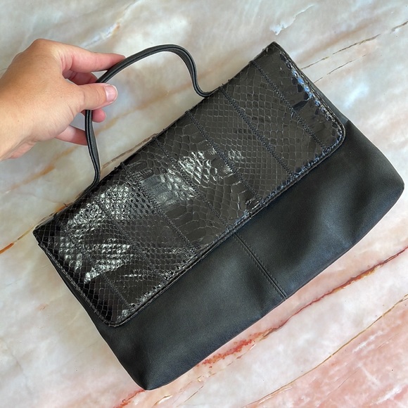 Vintage Handbags - VINTAGE | Margaux genuine snakeskin handbag